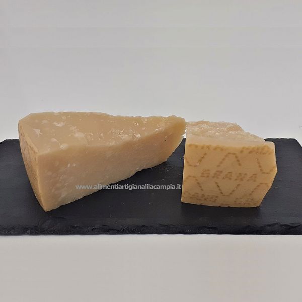 Grana Padano reserve 40 months from D.O.P. hay - grana_riserva_25_mesi_da_fieno_d.o.p_P.jpg